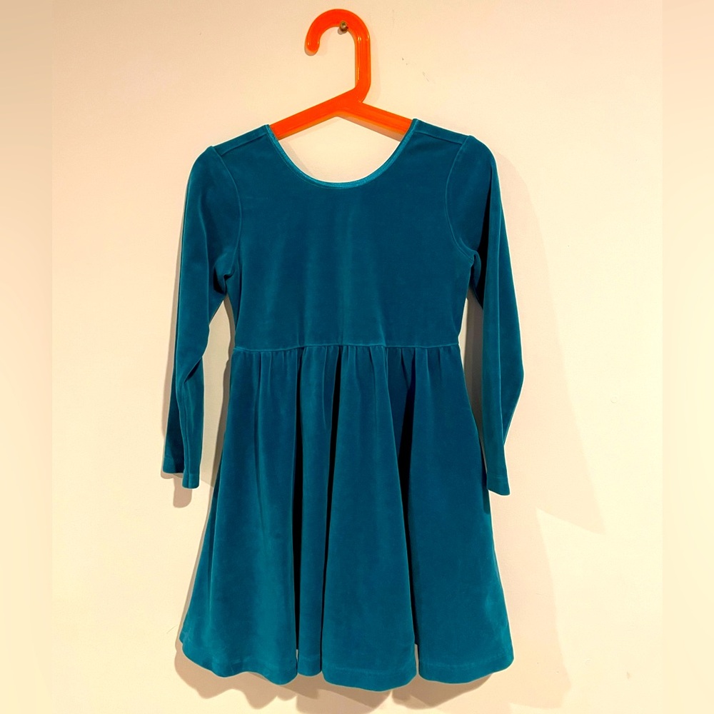 Hanna Andersson long sleeve stretch velour velvet dress size 5 5T scoop skater
